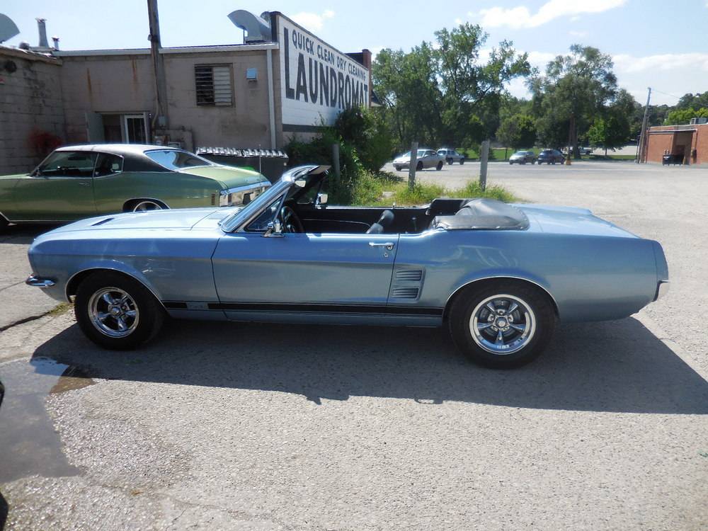 Ford-Mustang-gt-convertible-1967-1