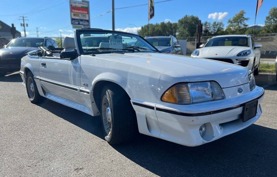 Ford-Mustang-gt-convertible-1987-3