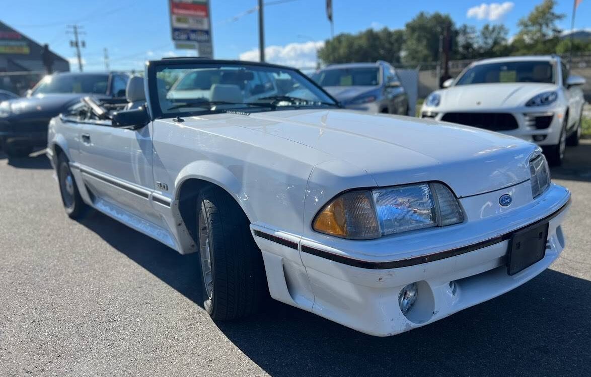 Ford-Mustang-gt-convertible-1987-6