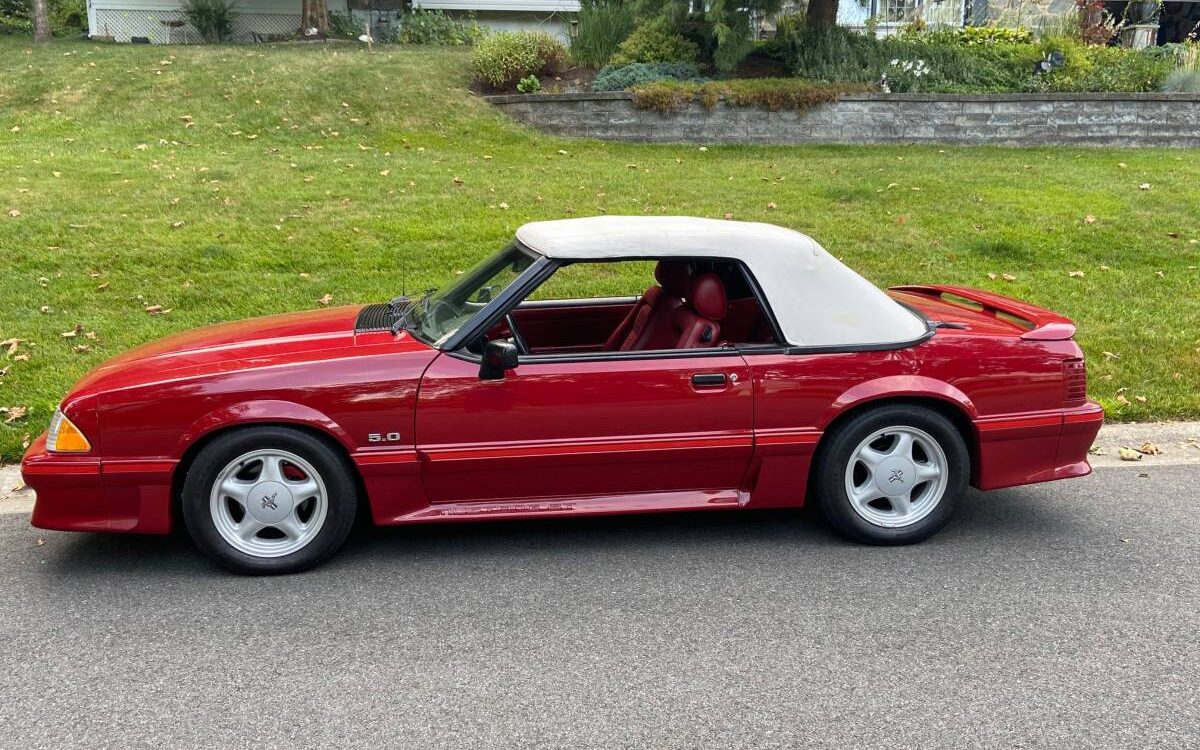 Ford-Mustang-gt-convertible-1988-4