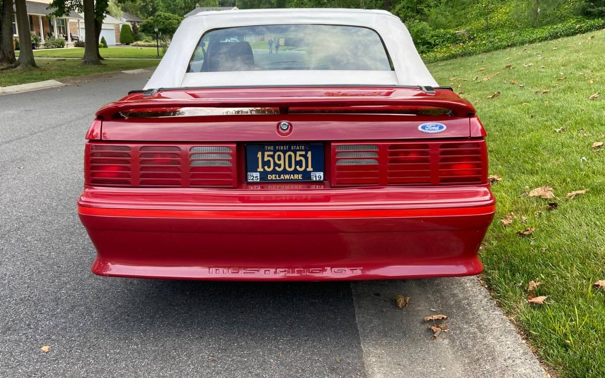 Ford-Mustang-gt-convertible-1988-5