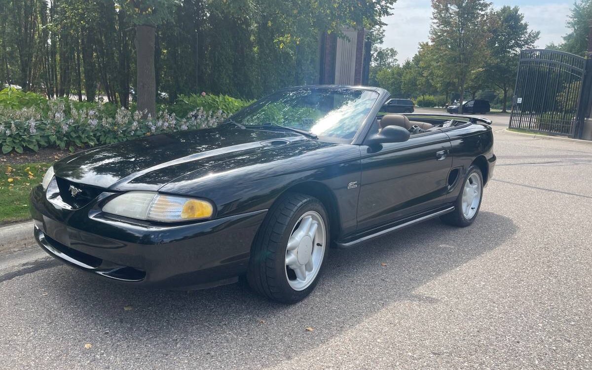 Ford-Mustang-gt-convertible-1994-1