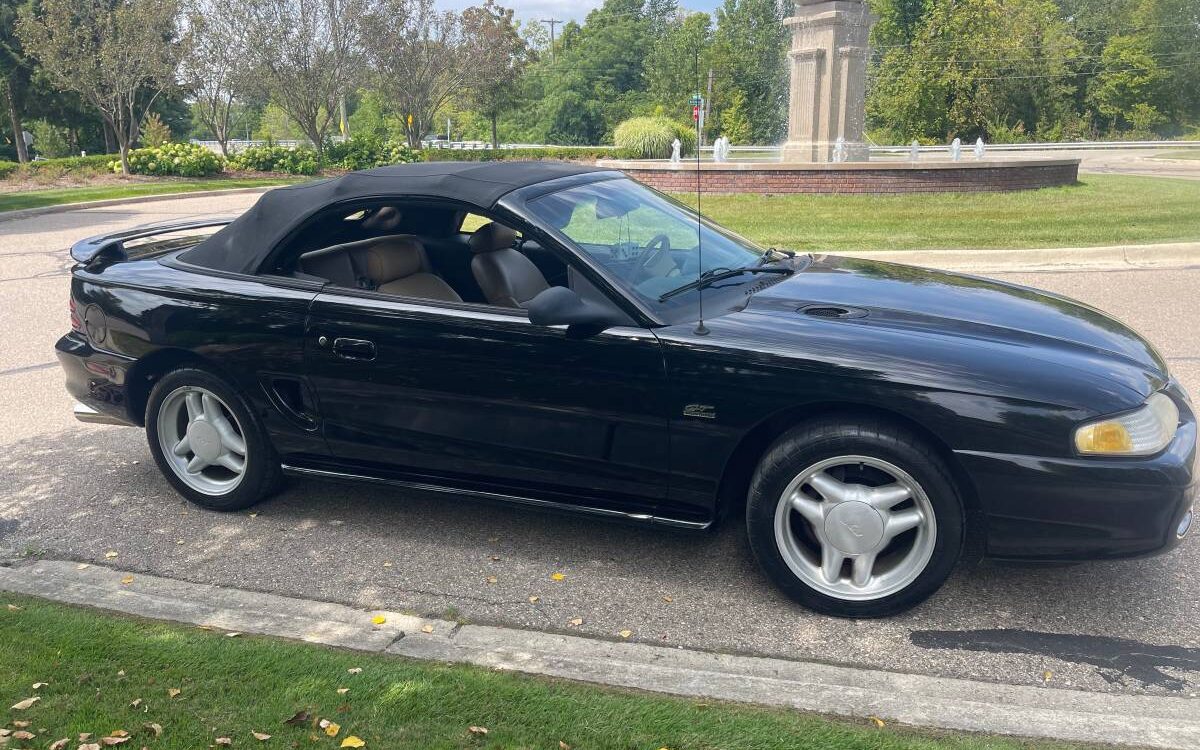 Ford-Mustang-gt-convertible-1994-10