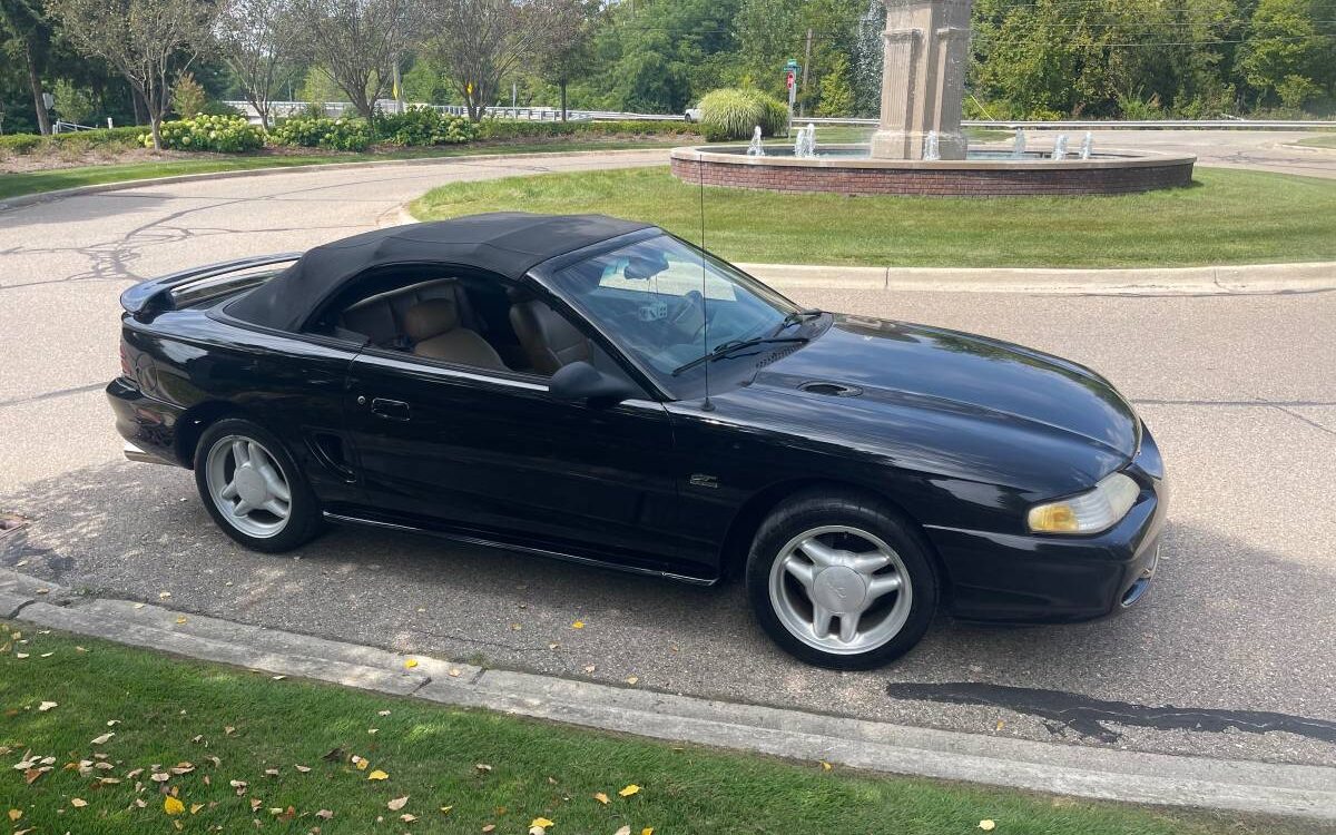 Ford-Mustang-gt-convertible-1994-7