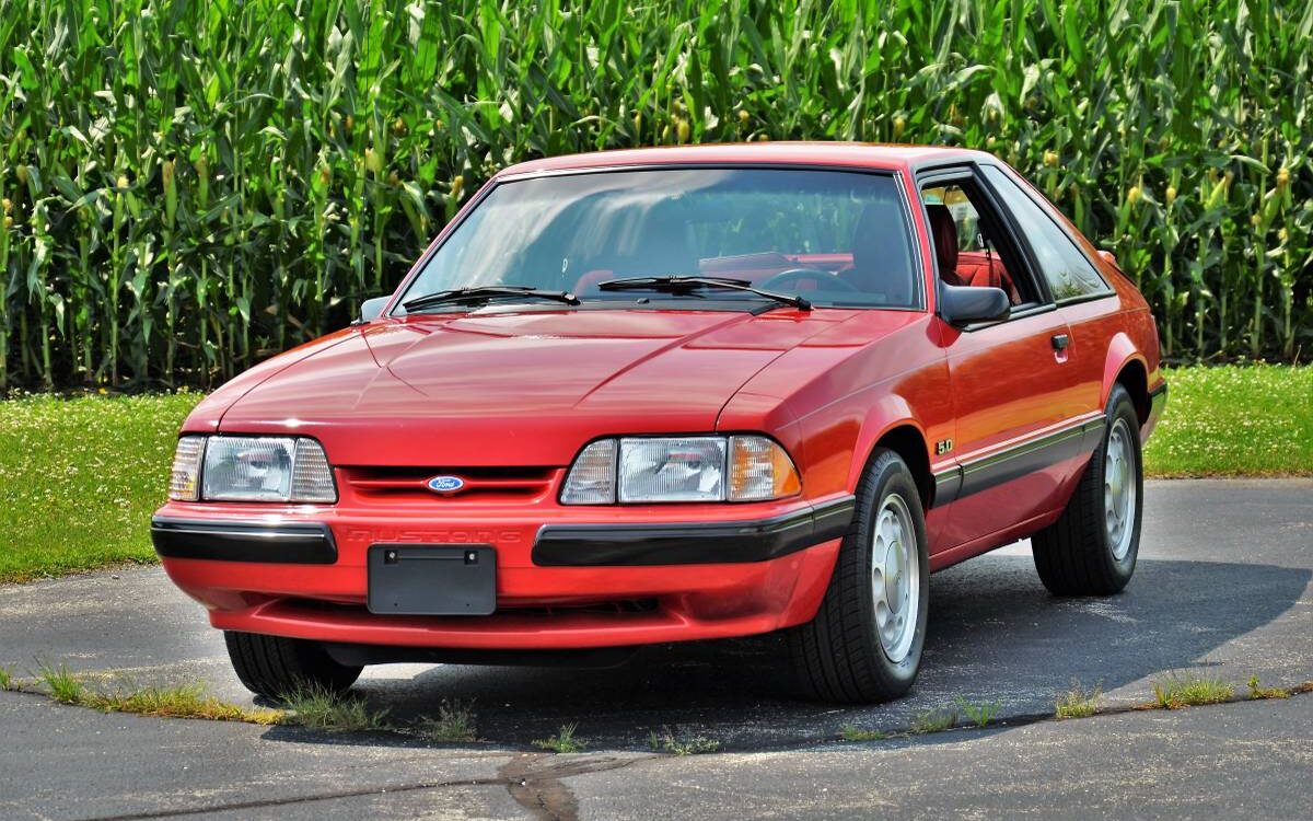 Ford-Mustang-lx-5.0-1989-2