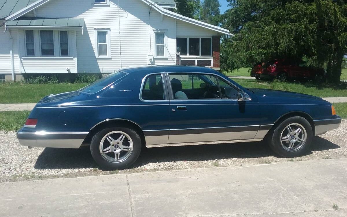 Ford-Thunderbird-1986-9