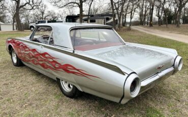 Ford-Thunderbird-coupe-1961-3