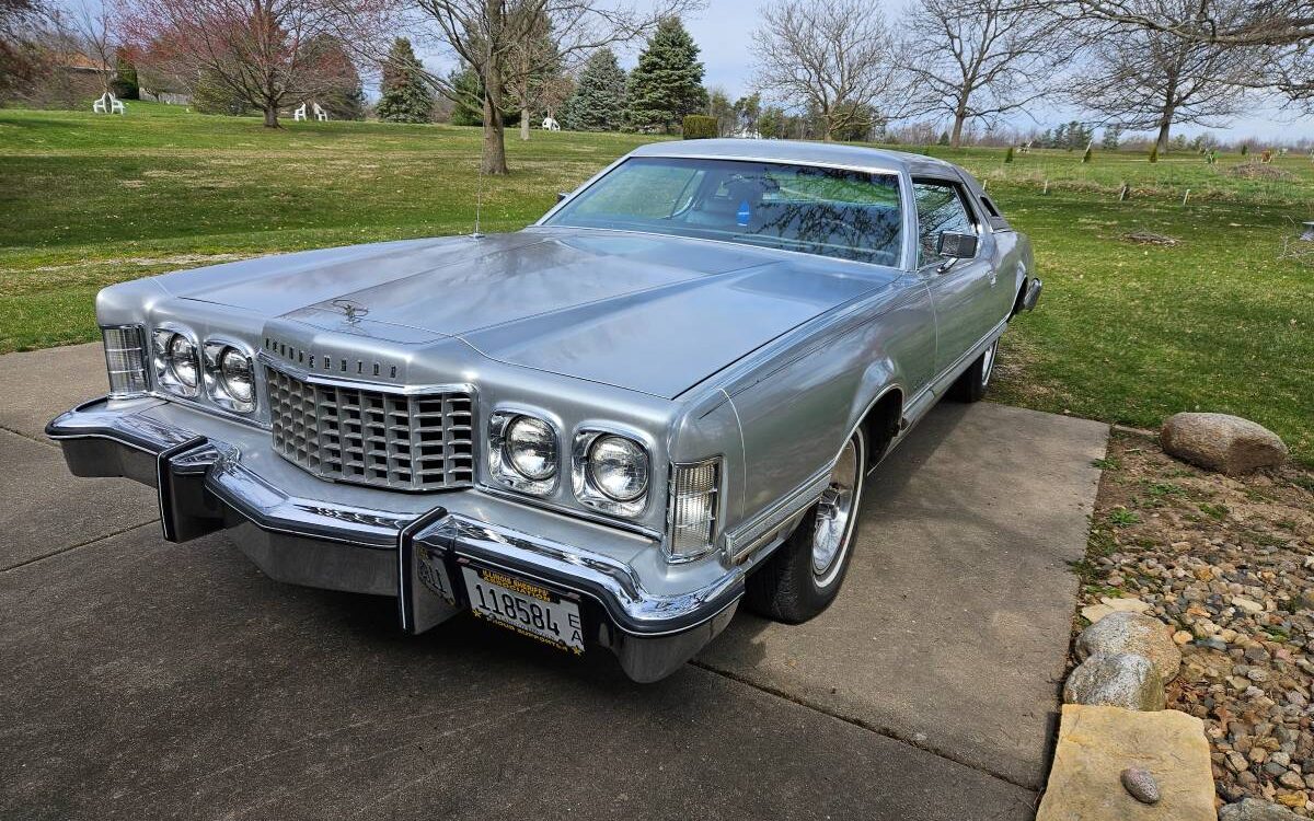 Ford-Thunderbird-coupe-1975-2