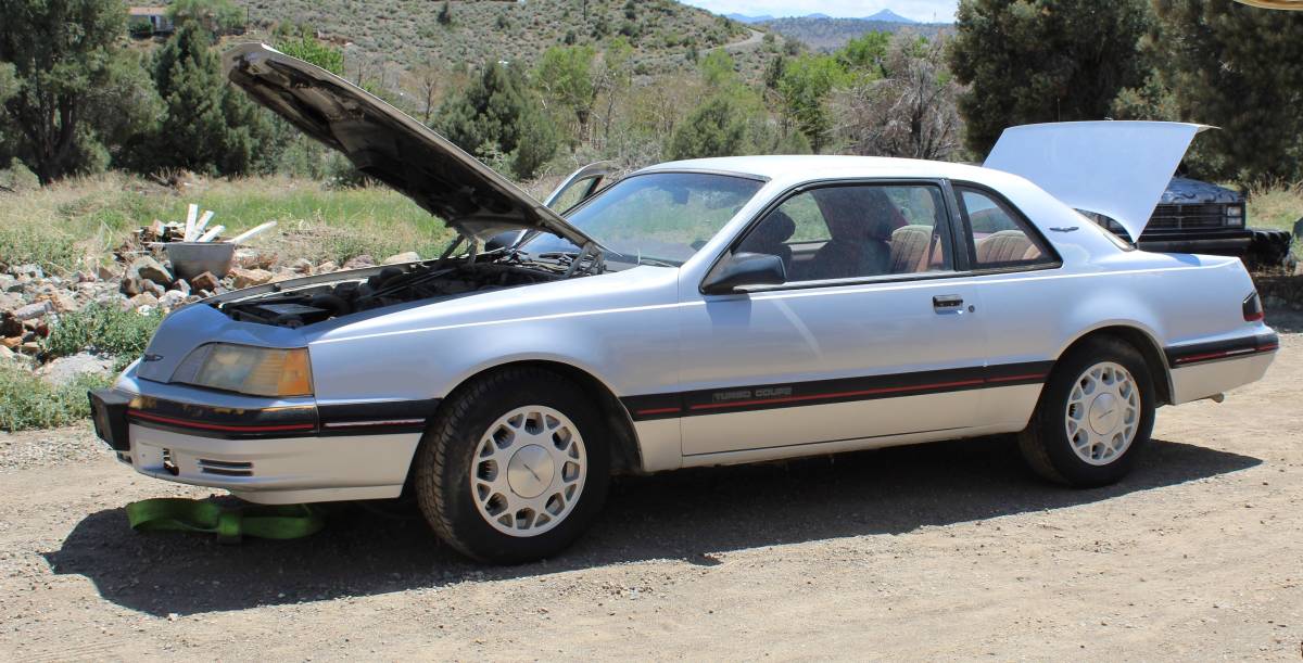 Ford-Thunderbird-turbo-coupe-1987