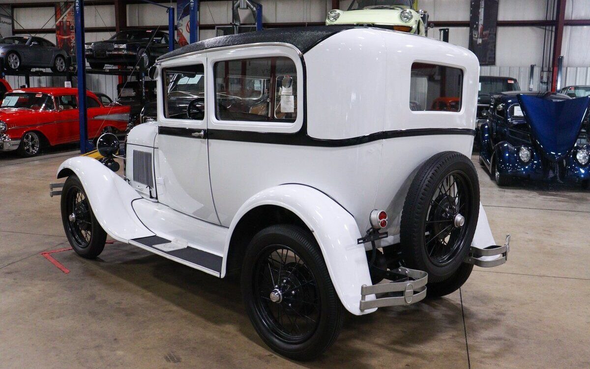 Ford-Tudor-Coupe-1928-5