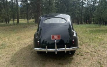 Ford-Tudor-deluxe-sedan-1941-1