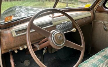 Ford-Tudor-deluxe-sedan-1941-4