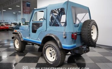 Jeep-CJ-1981-9