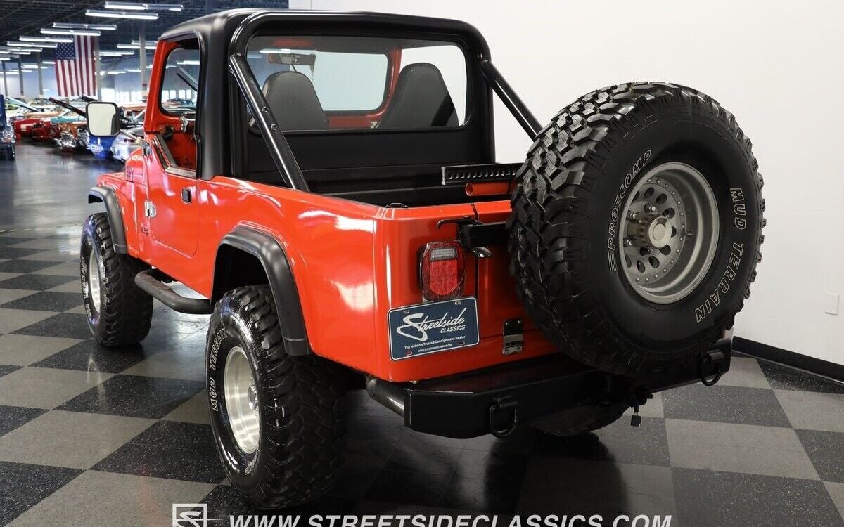 Jeep-CJ-1982-8