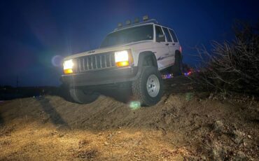 Jeep-Cherokee-1986-3