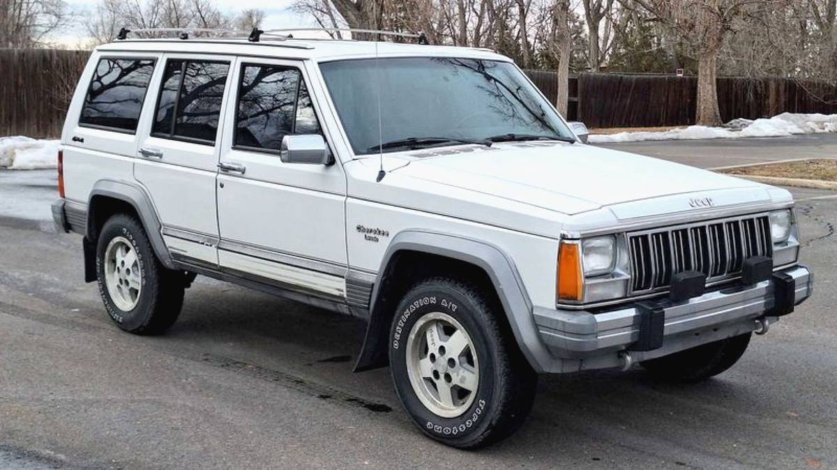 Jeep-Cherokee-1988-1