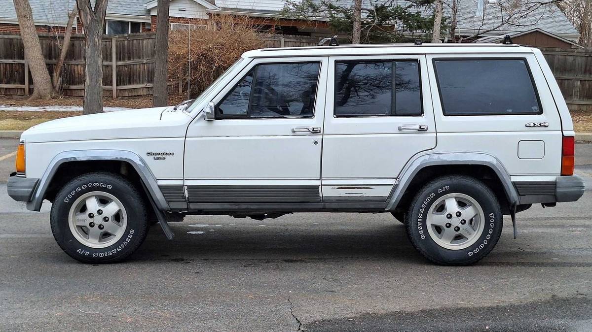 Jeep-Cherokee-1988-15