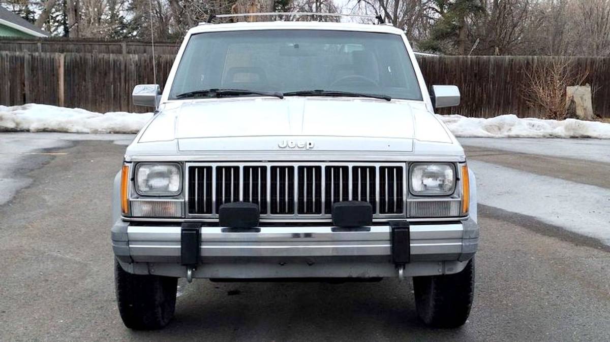 Jeep-Cherokee-1988