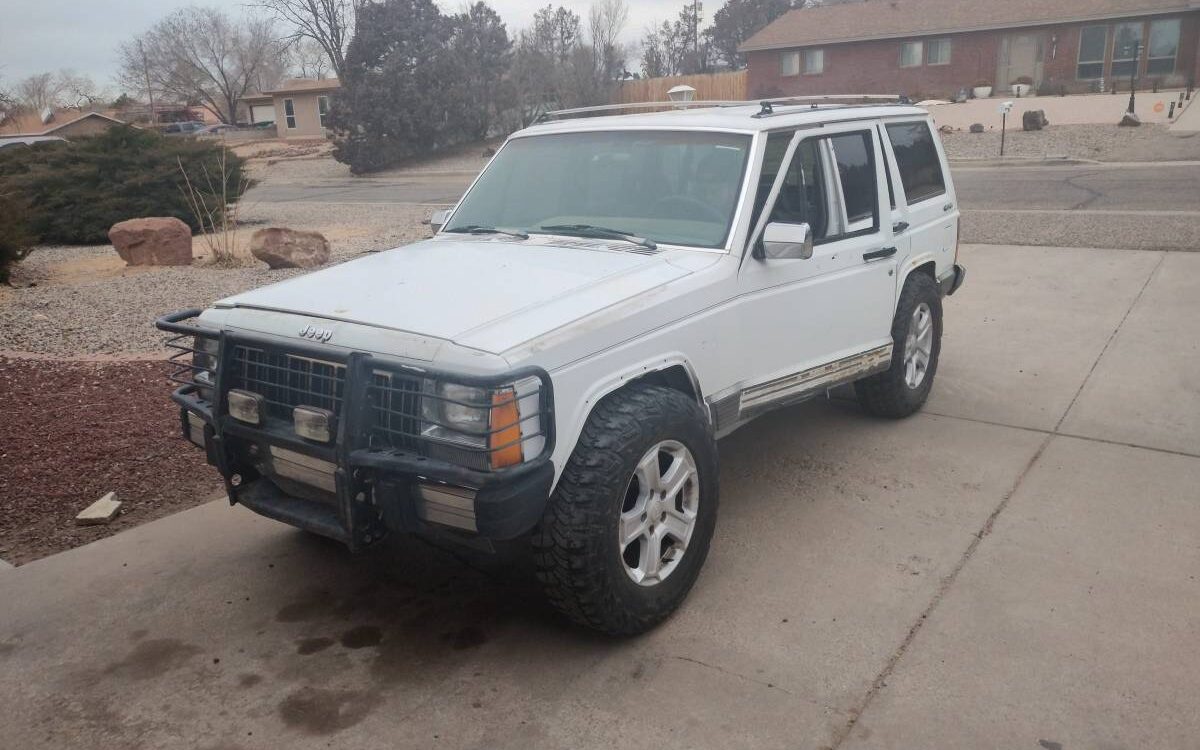 Jeep-Cherokee-laredo-1990-1