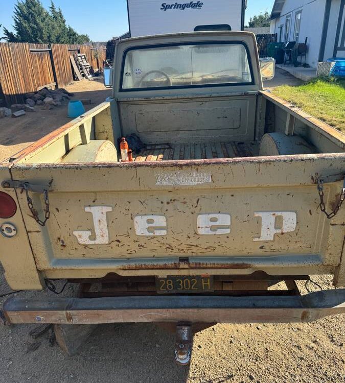 Jeep-J2000-1967-3