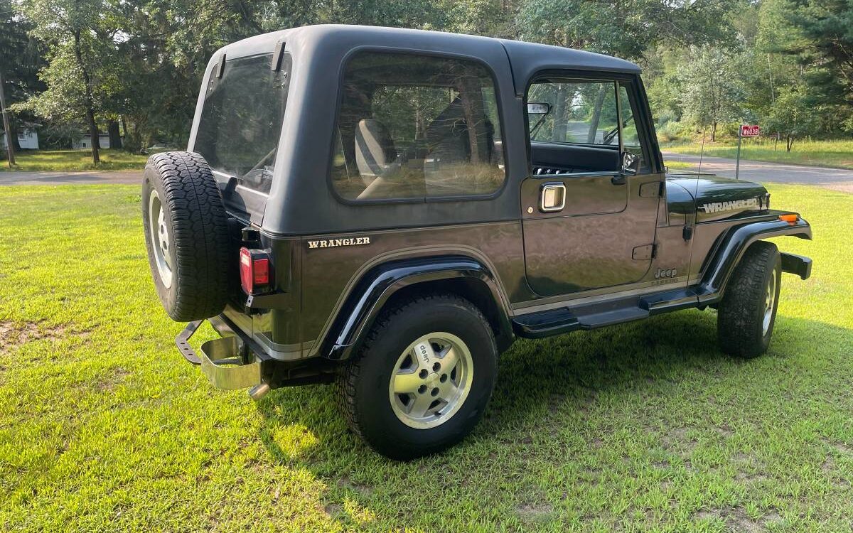 Jeep-Wrangler-1988-4