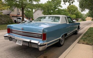 Lincoln-Continental-town-coupe-1978-10