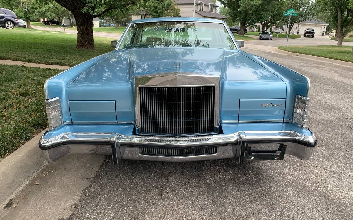 Lincoln-Continental-town-coupe-1978-14