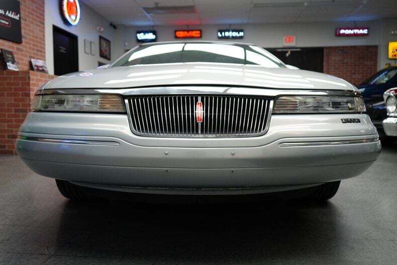 Lincoln-Mark-Series-Coupe-1993-10