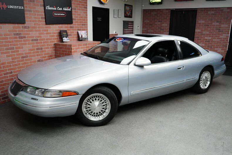 Lincoln-Mark-Series-Coupe-1993-3