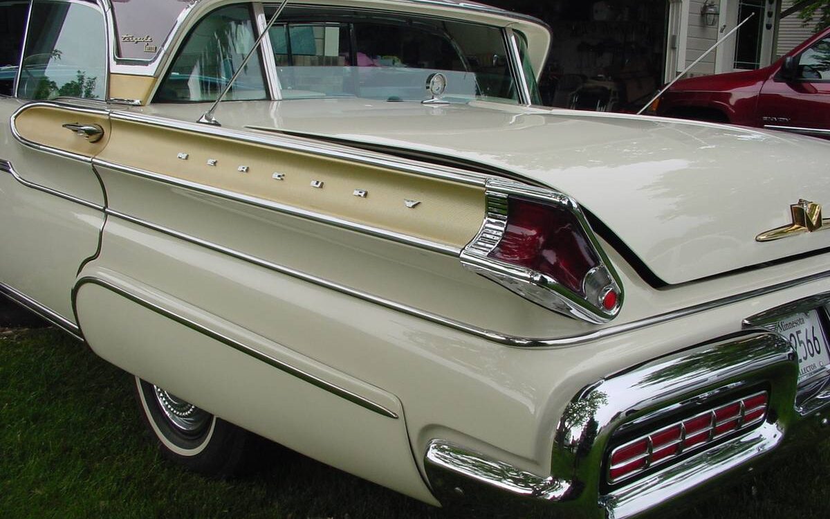 Mercury-1957-23