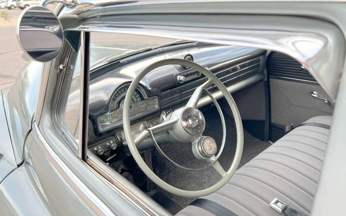 Oldsmobile-98-1952-14