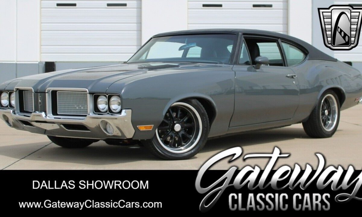 Oldsmobile Cutlass  year1}