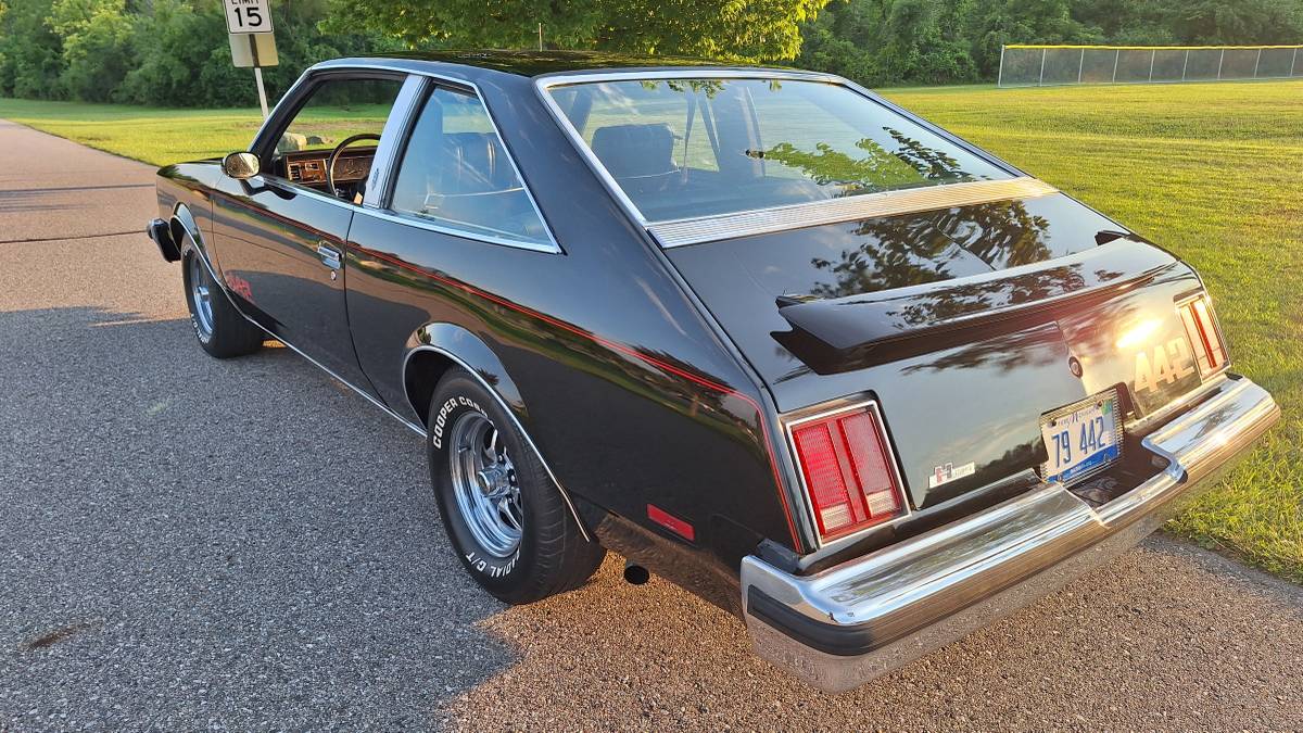 Oldsmobile-Cutlass-442-1979-16