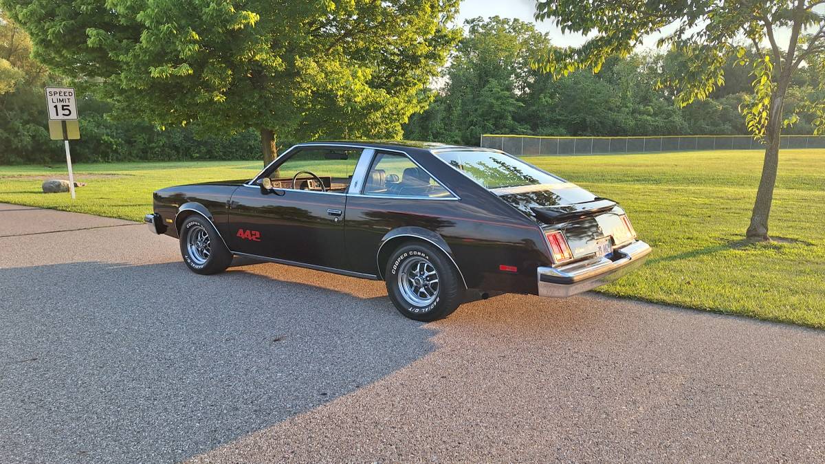 Oldsmobile-Cutlass-442-1979