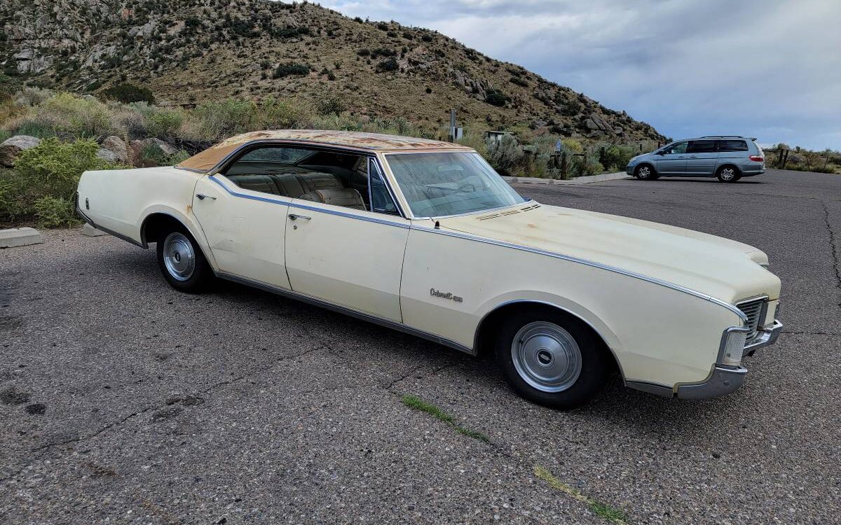 Oldsmobile-Delta-88-1968-3