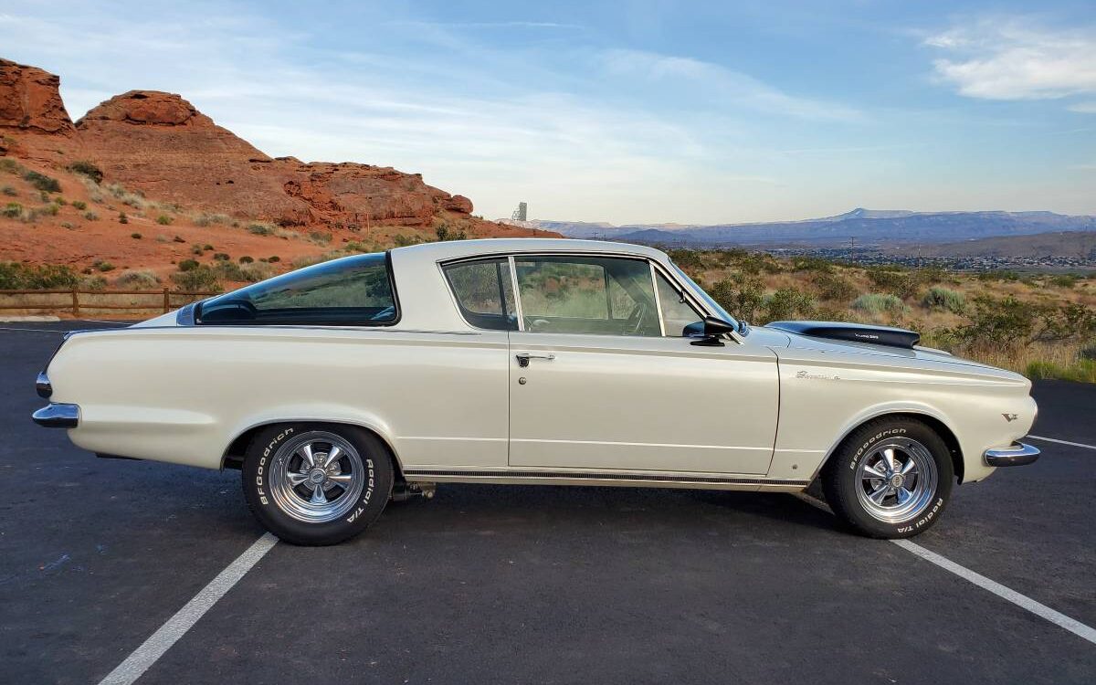 Plymouth-Barracuda-1965-9