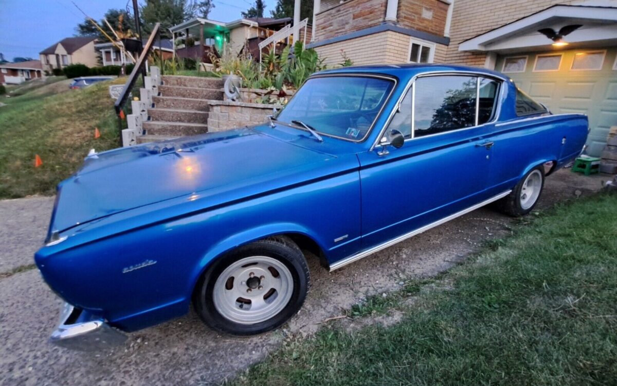 Plymouth-Barracuda-Coupe-1966-3