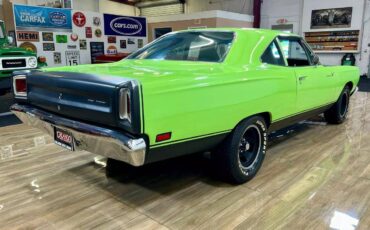 Plymouth-Roadrunner-1969-2