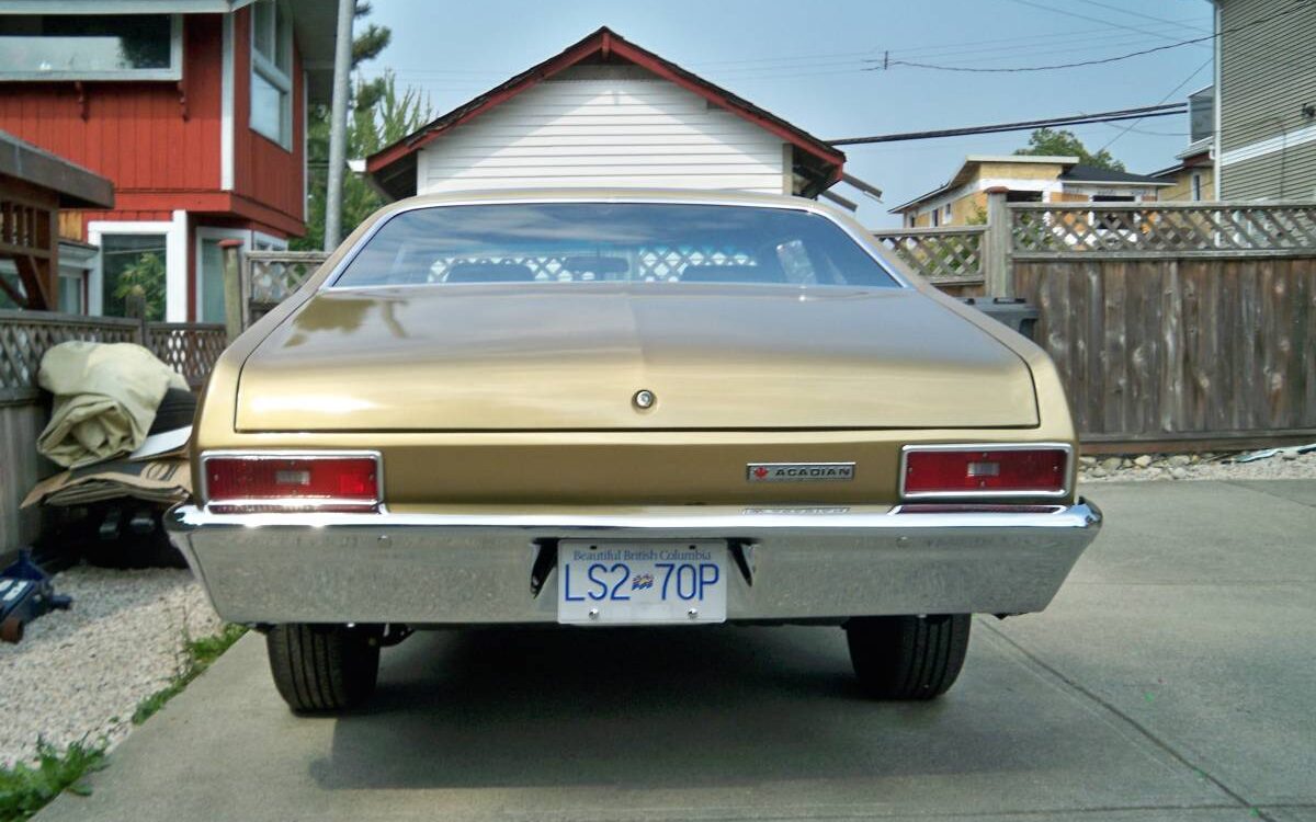 Pontiac-Acadian-1970-1