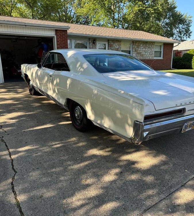 Pontiac-Bonneville-1966-17