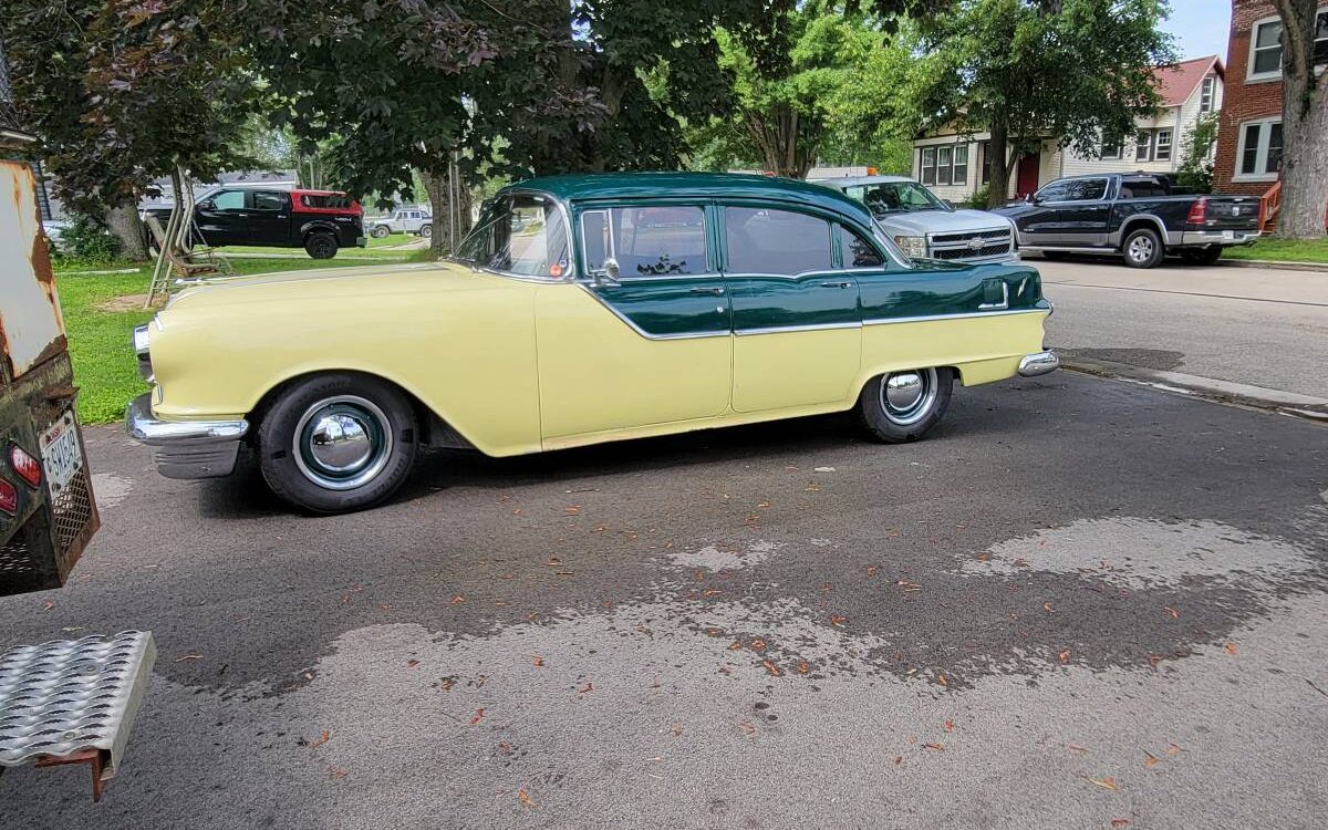 Pontiac-Chieftain-1955-11