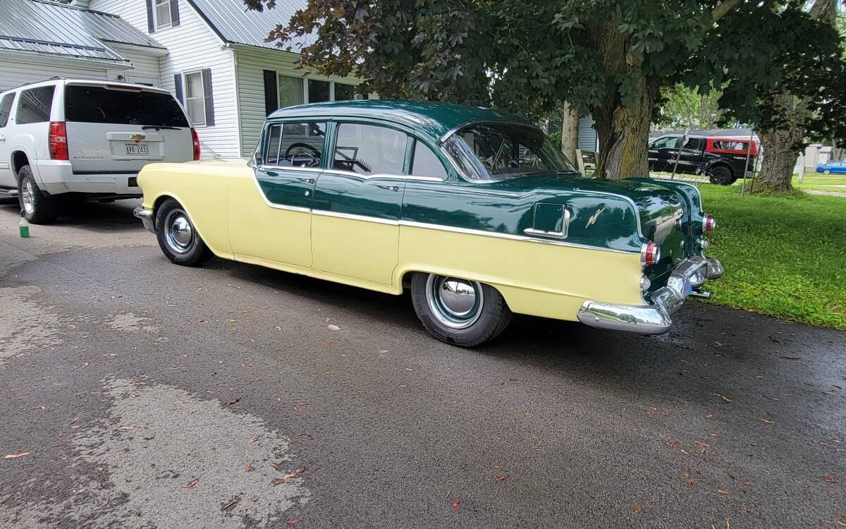 Pontiac-Chieftain-1955