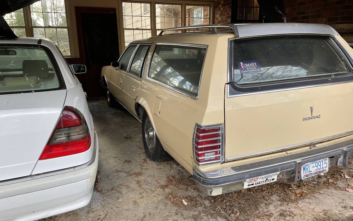 Pontiac-Grand-safari-1978-5