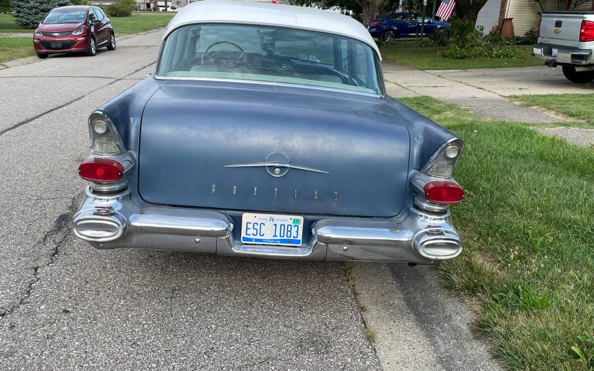 Pontiac-Super-chief-1957-3