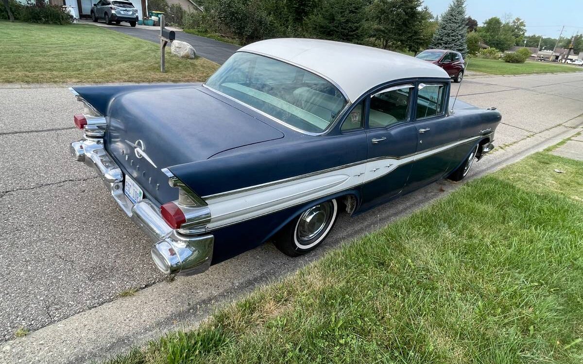 Pontiac-Super-chief-1957-5