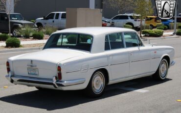 Rolls-Royce-Silver-Shadow-1966-8