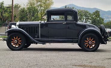 Studebaker-2-DOOR-COUPE-Coupe-1930-12