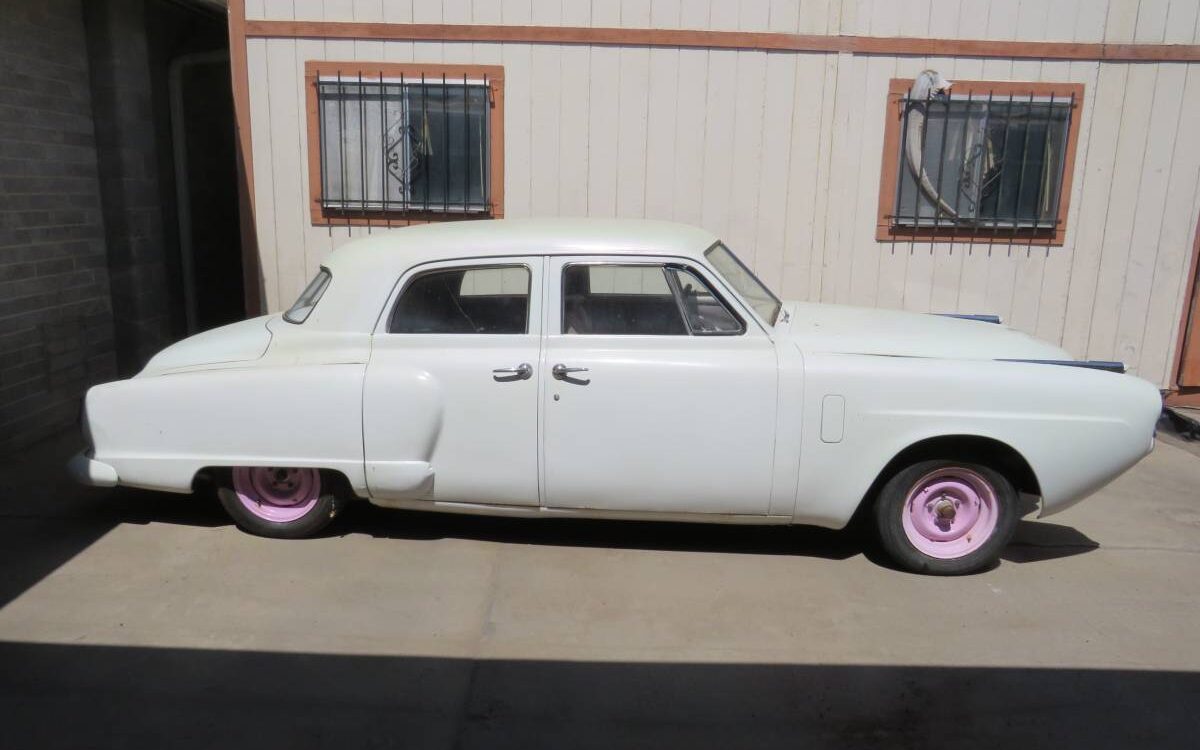 Studebaker-Commander-1950-2