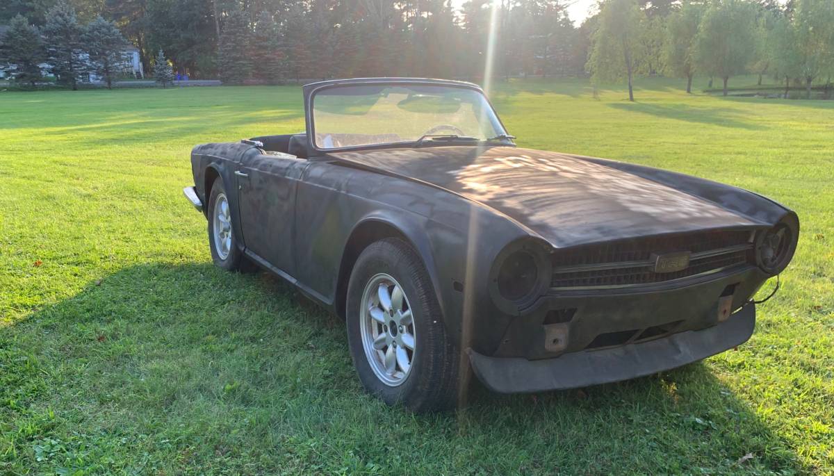 Triumph-Tr6-1970-3