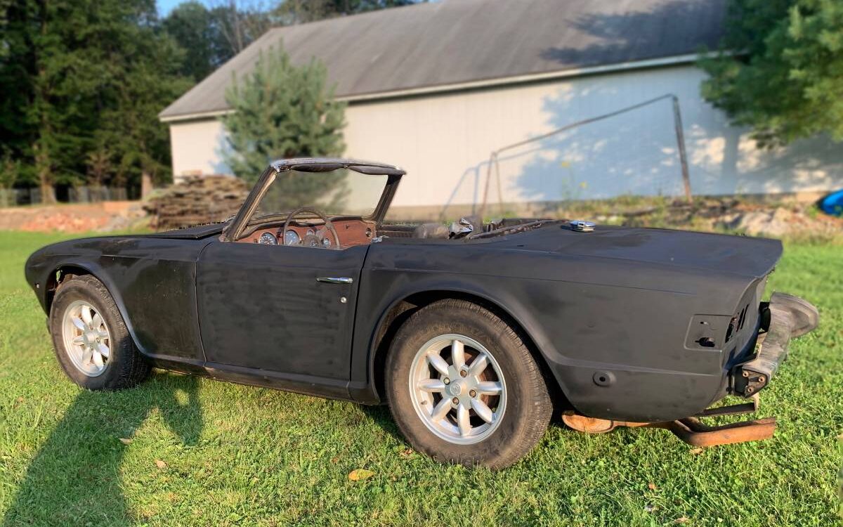 Triumph-Tr6-1970-6